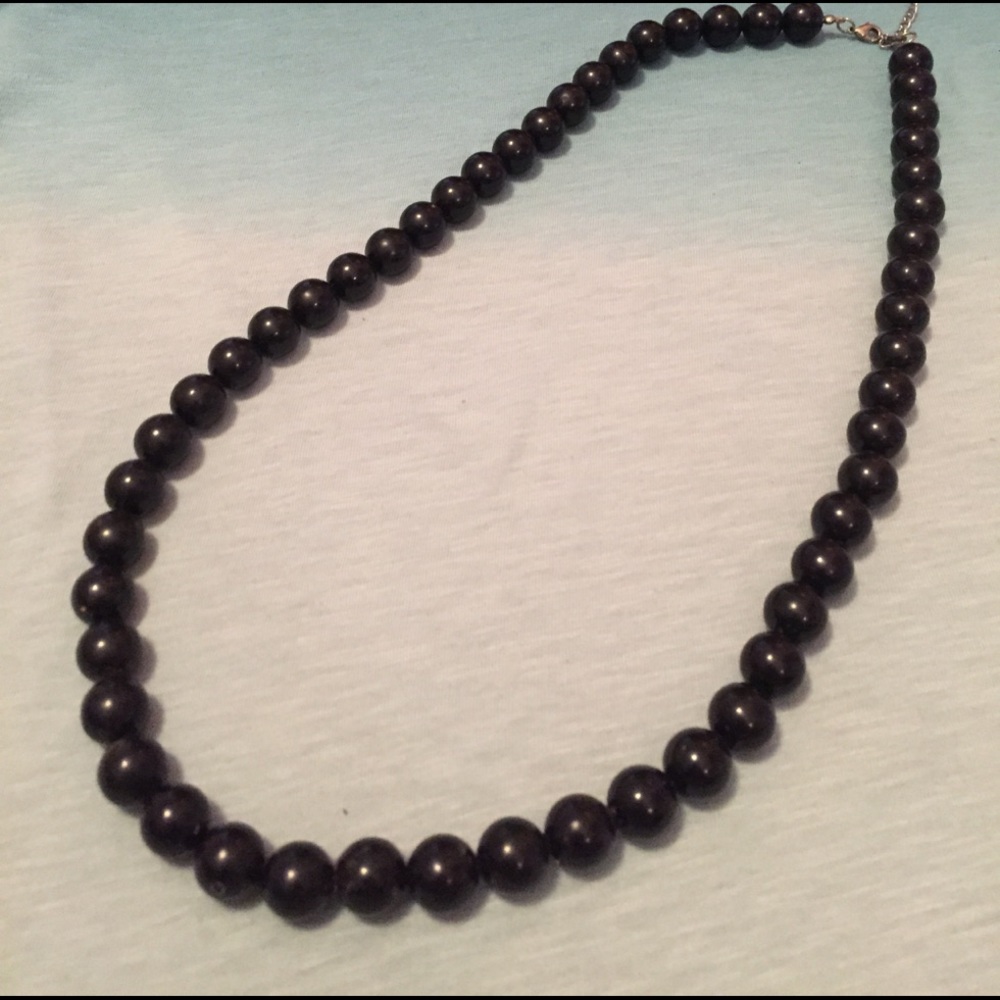 Claire's Black beaded necklace