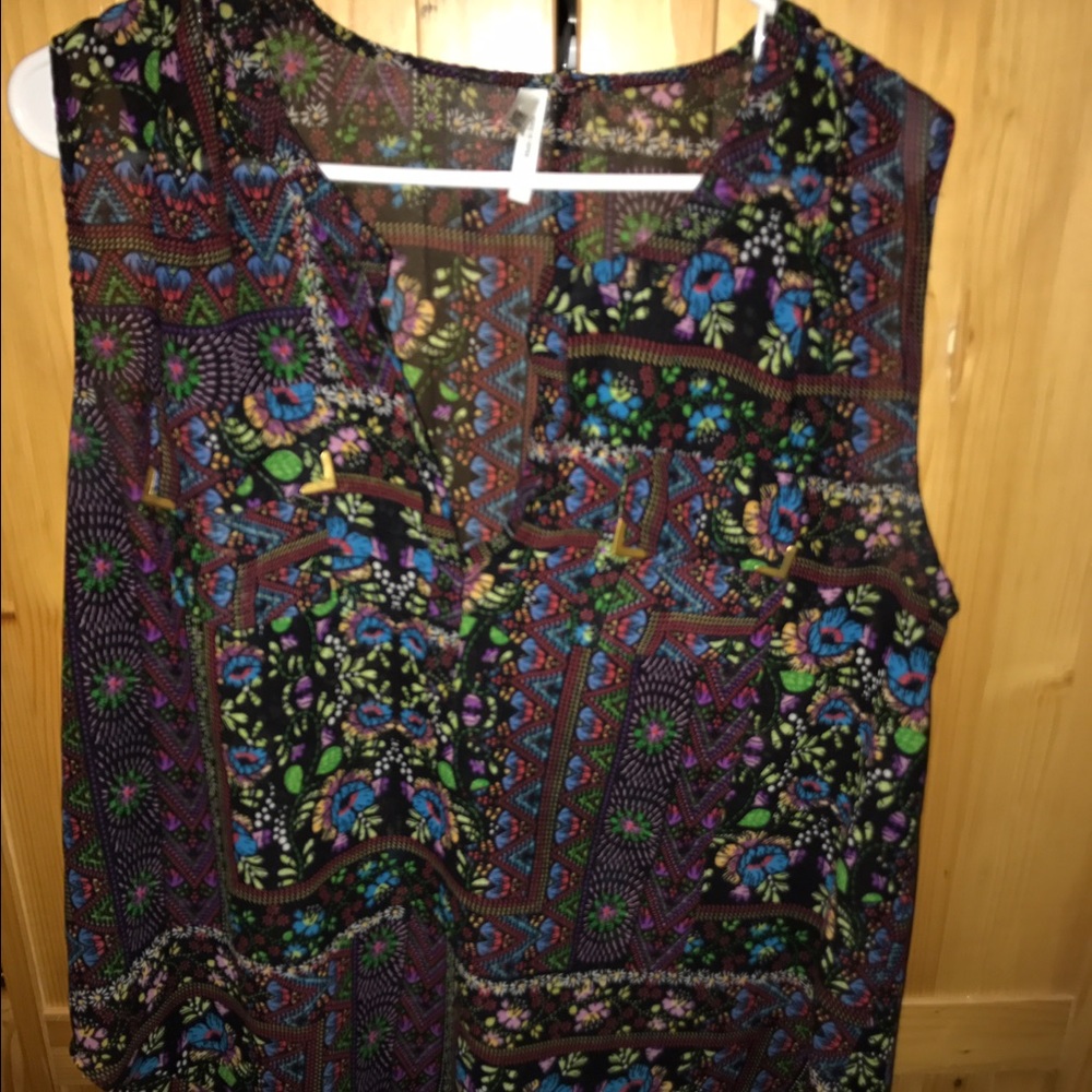 Plus sized shirts worn as maternity shirts