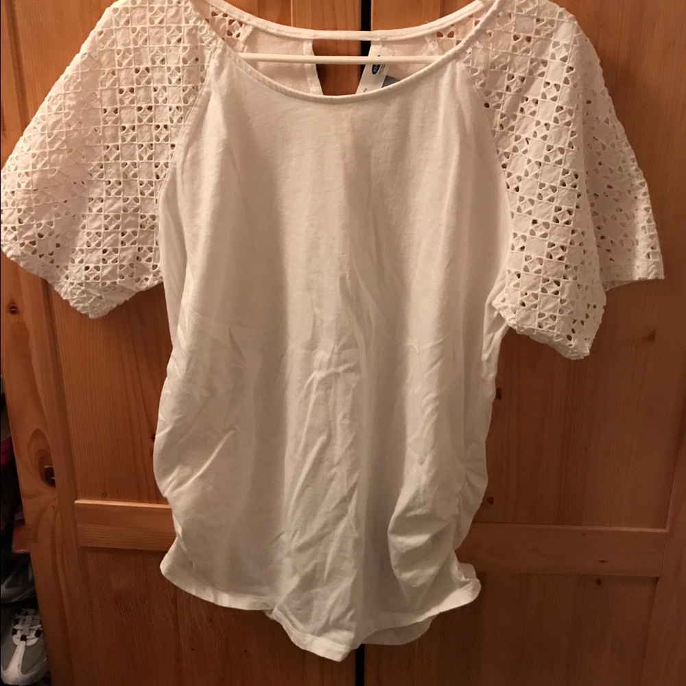 LOT of maternity shirts (short sleeves)