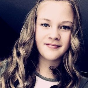 Meet your Posher, Avery