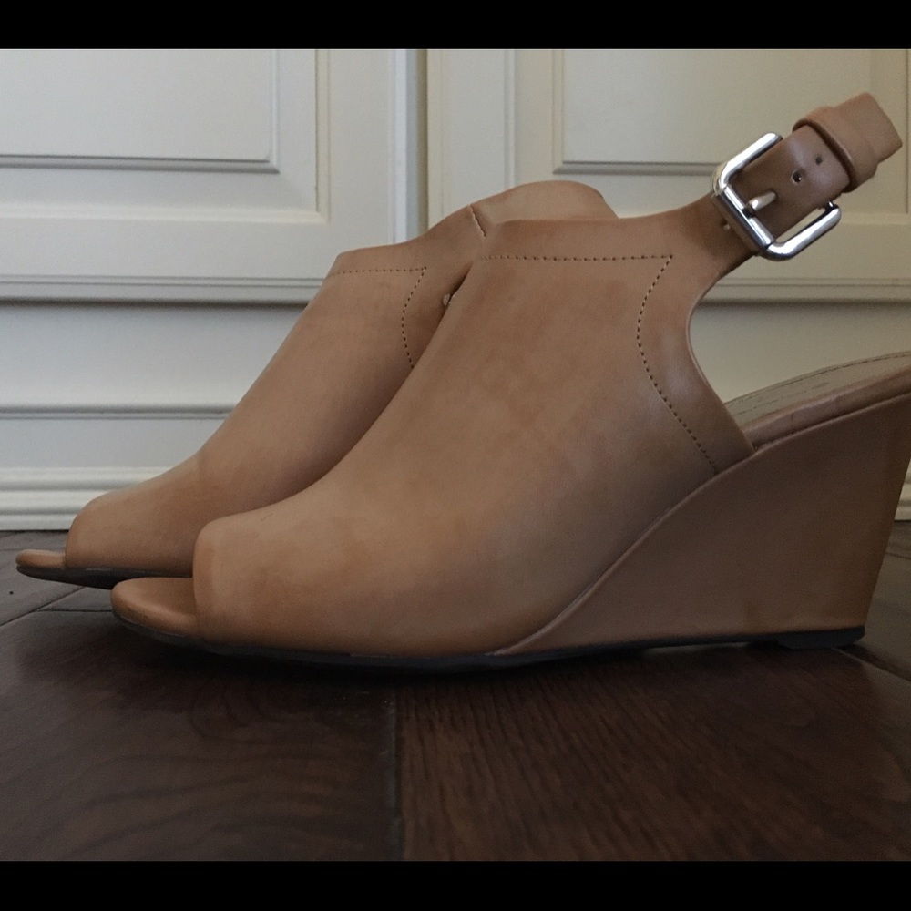 Bandolino sling back heels.