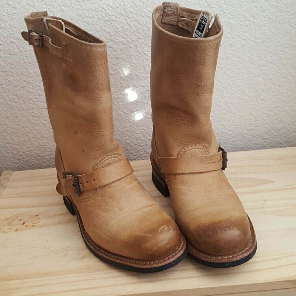 ***lowered price!***Frye Engineer boots size 7.5