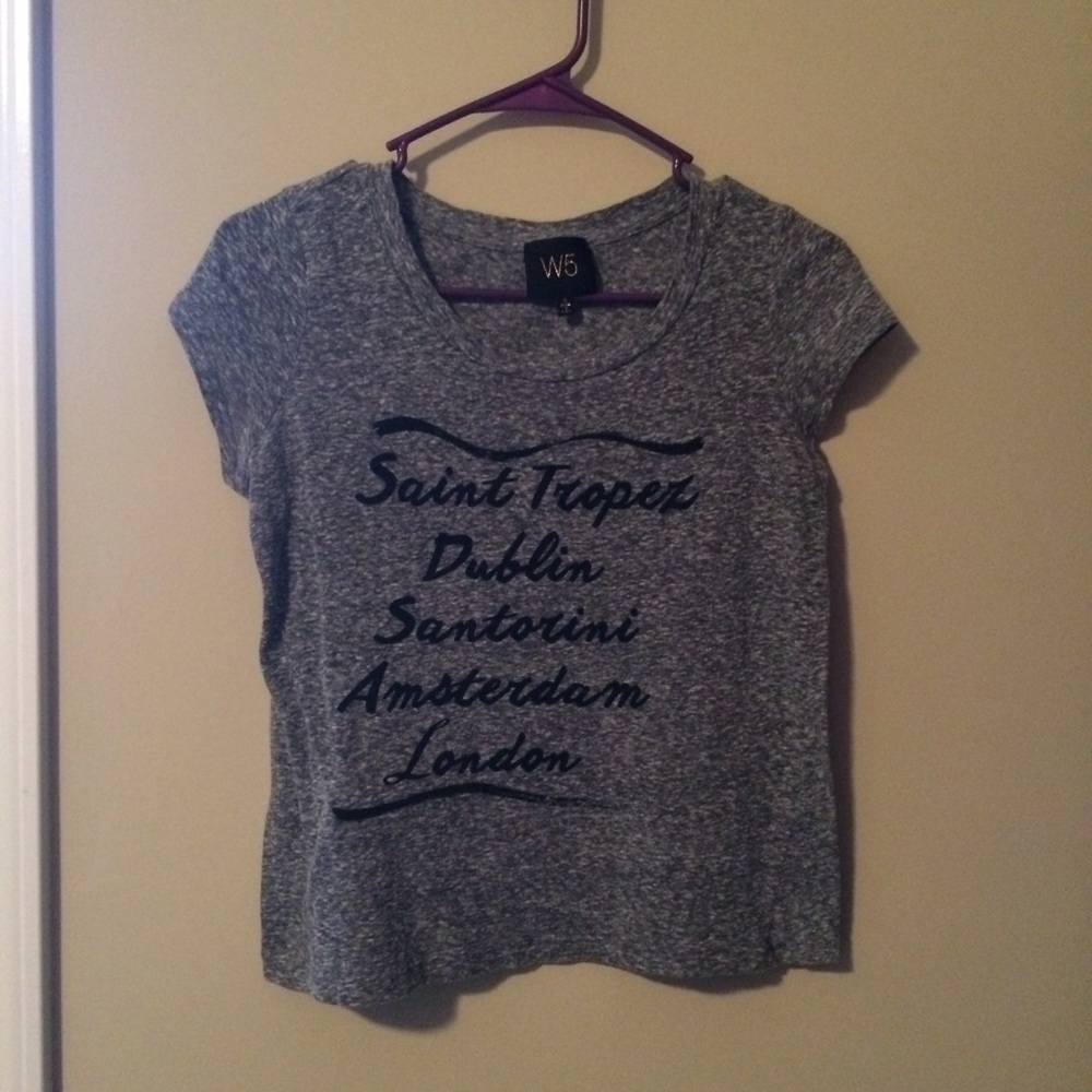 Heathered gray graphic tee
