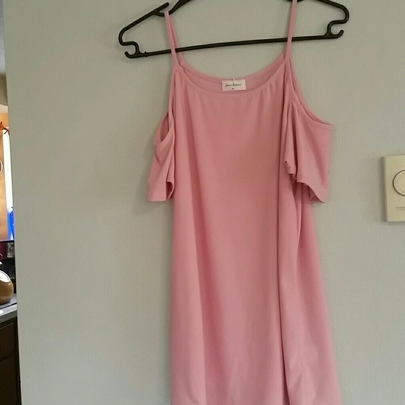 Tops - Shoulder Cutout Top