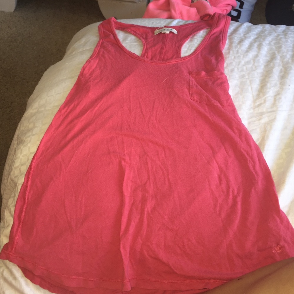 pink tank top