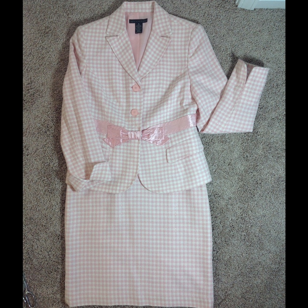 Apostrophe Pink/White Check Suit w Satin Detail