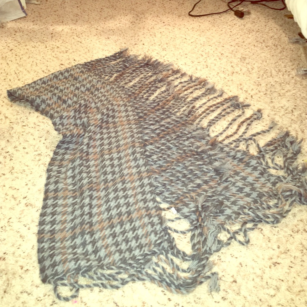 Grey and pale pink herringbone fringe scarf