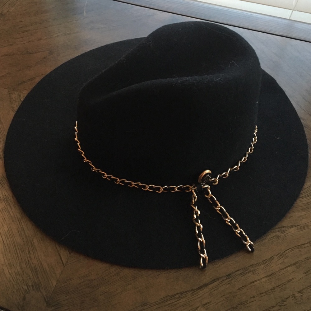 Black felt hat