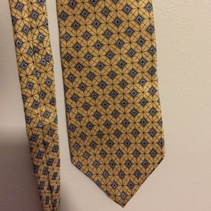 Club room tie