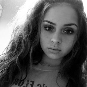 Meet your Posher, Mia