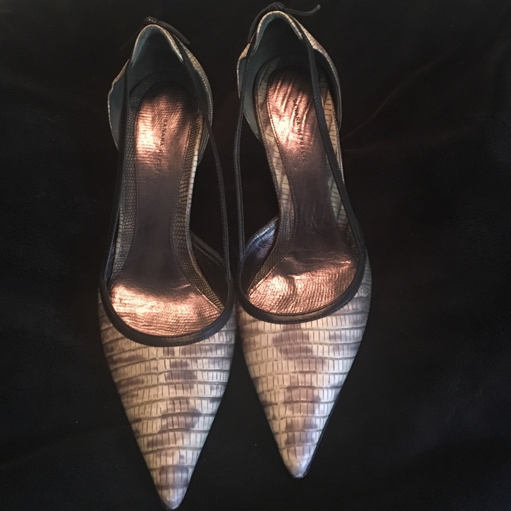 Banana Republic kitten heel