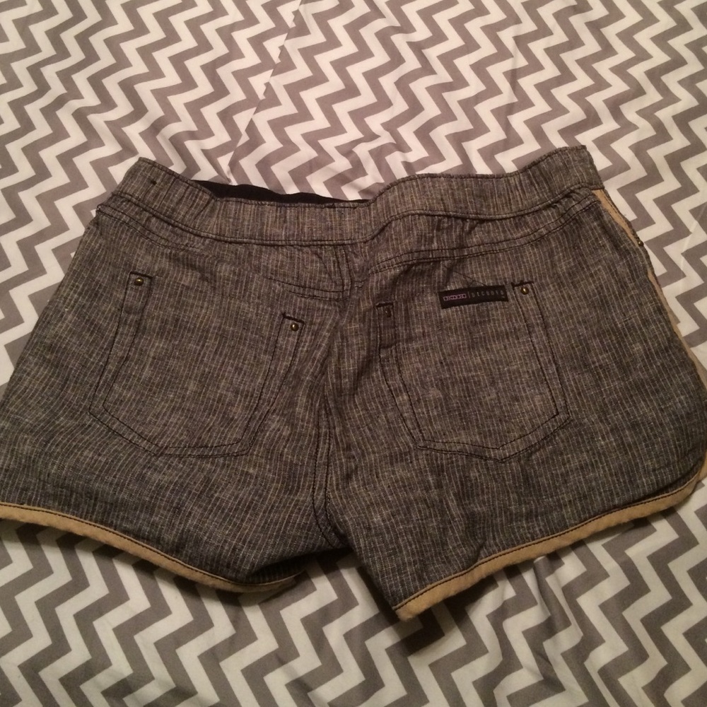 Reversible shorts - Picture 2 of 2
