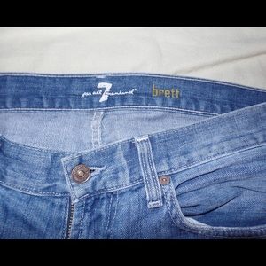 7 For All Mankind Jeans.  Nice light wash!!