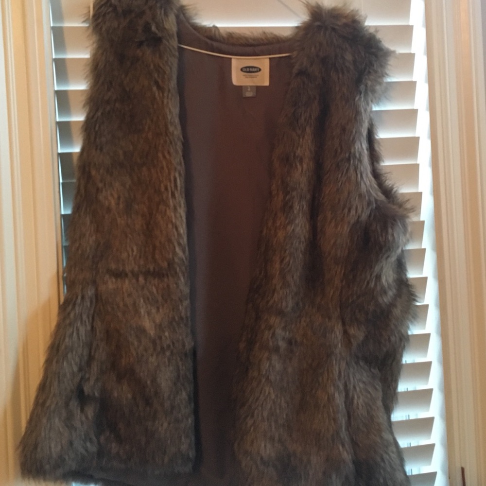 Old navy faux fur vest