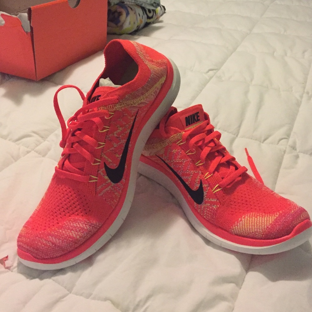Brand-new never worn Men's Nike running shoes 11.5