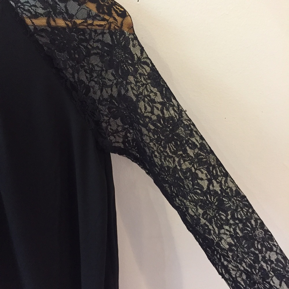 LACE SLEEVE DRESS 🖤 - Picture 6 of 6