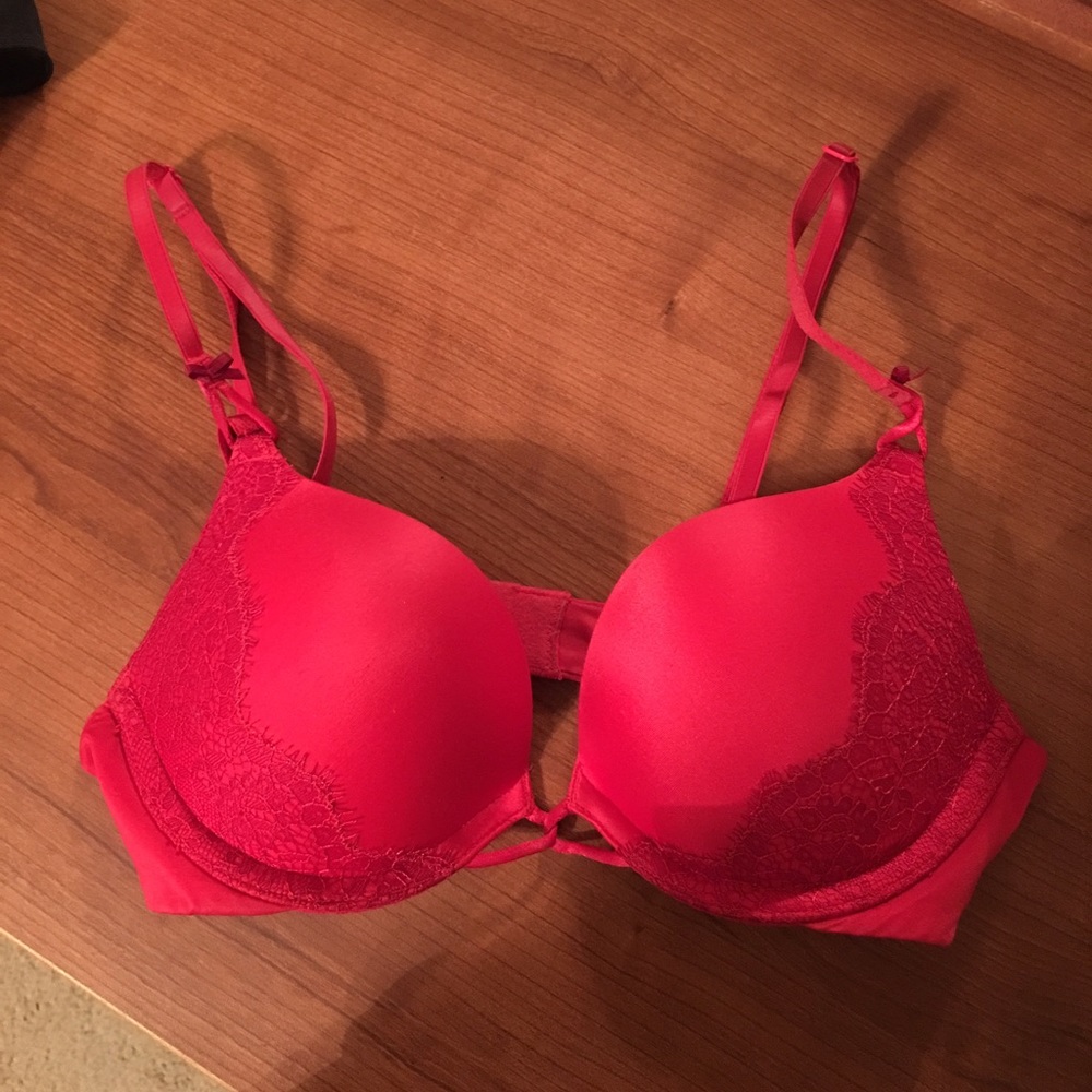 Red Victoria's Secret plunge bombshell bra