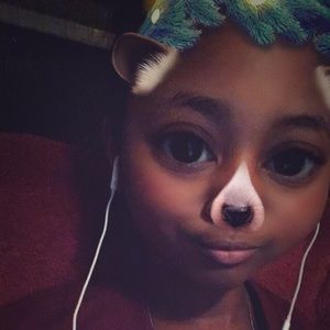 Meet your Posher, Adrianna