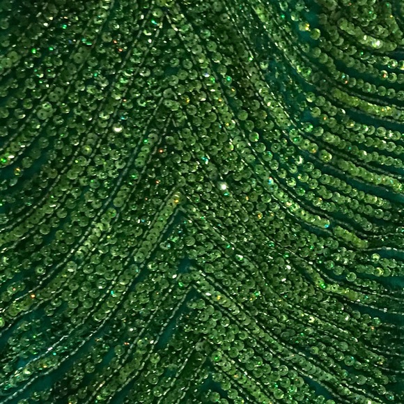 🍀🌲Beautiful Green Dress🌲🍀 - Picture 3 of 4