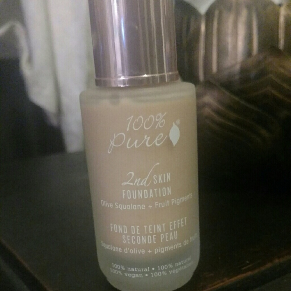 100% Pure Second Skin Foundation in Sand