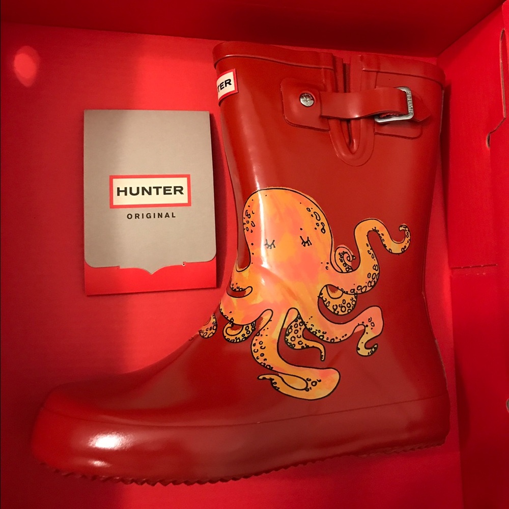 Hunter Kids Boots NWT Red