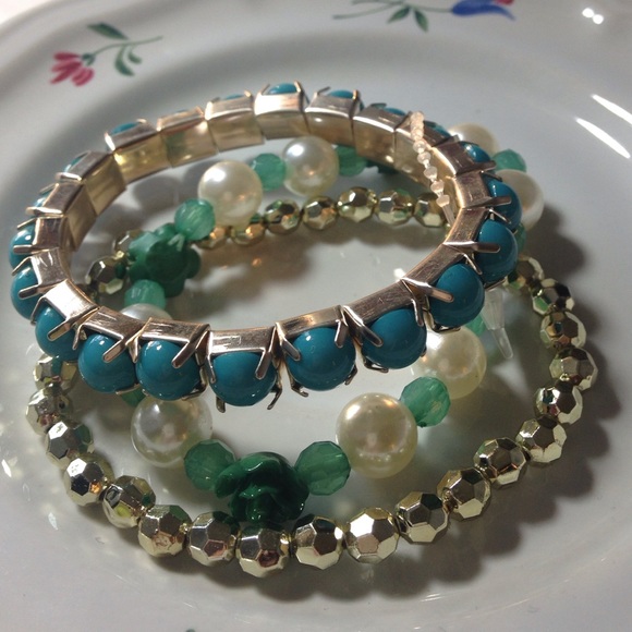 Statement Bracelet - Picture 1 of 4