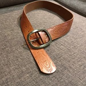 Western-Style Tan Belt