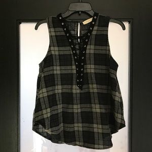 Plaid sleeveless blouse with lace up neckline