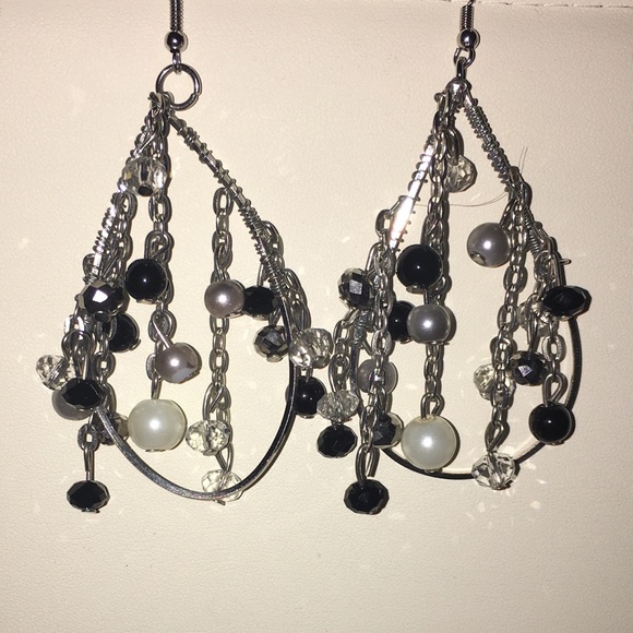 NWOT Chandelier Earrings - Picture 1 of 1