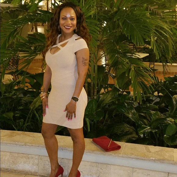 Bebe dress only wore once - Picture 1 of 1