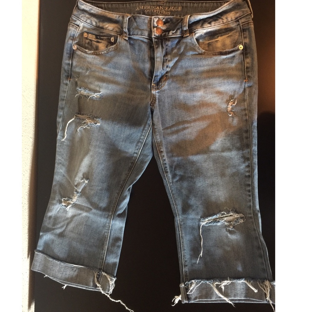 Distressed American Eagle Capris