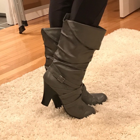 Hot Kiss, Dark Gray Boots - Picture 4 of 4