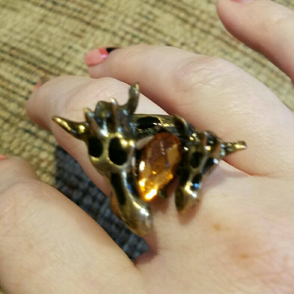 Giraffe ring