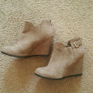 Suede tan wedge heeled booties