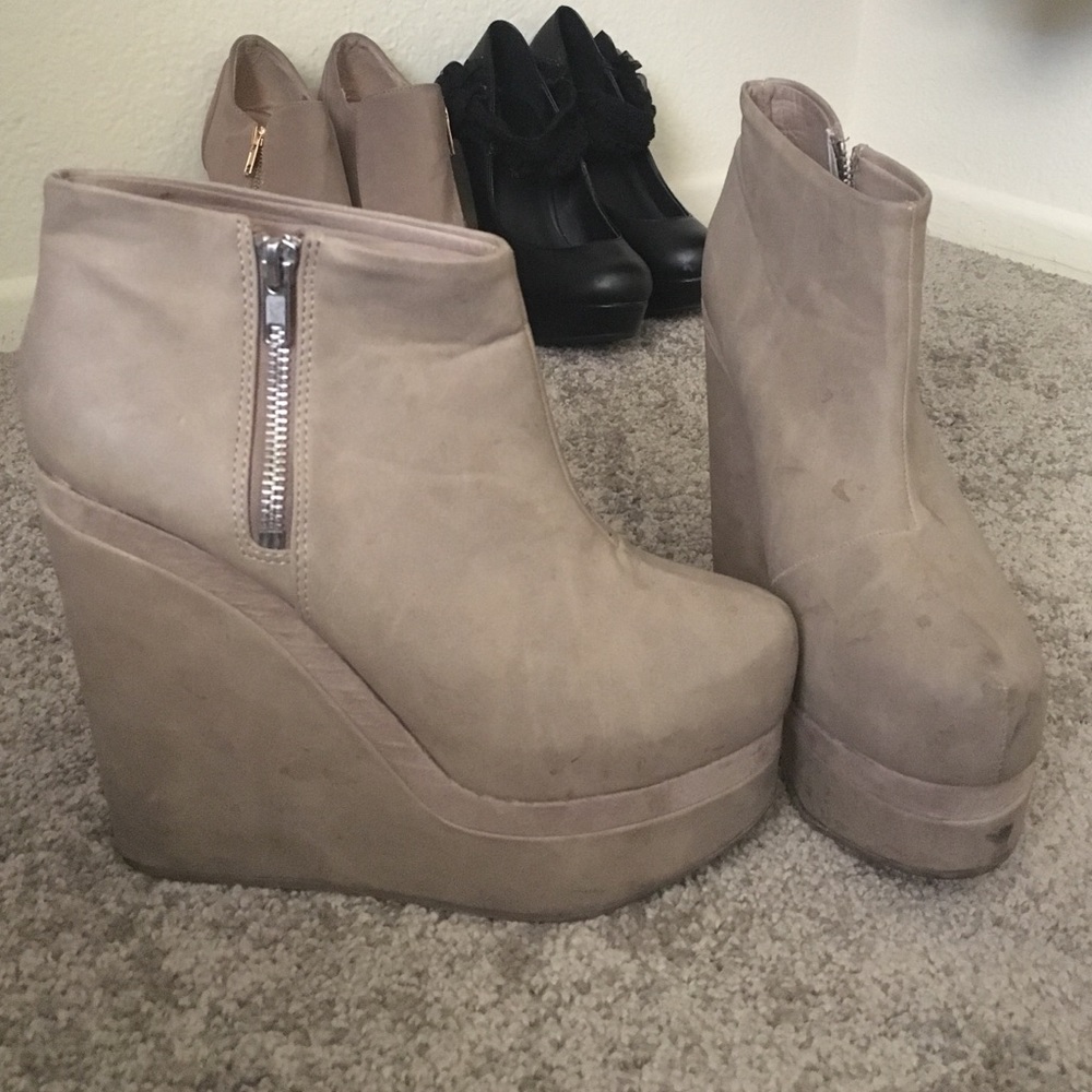 Divided Ankle booties
