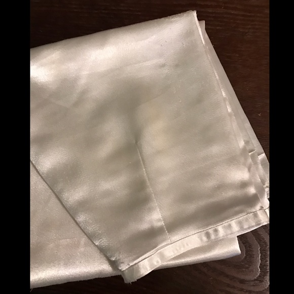 🌎Chinese Wedding Dress🌎 - Picture 3 of 3