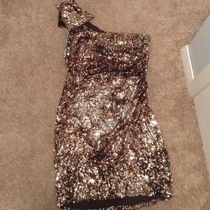 One shoulder gold sequin dress