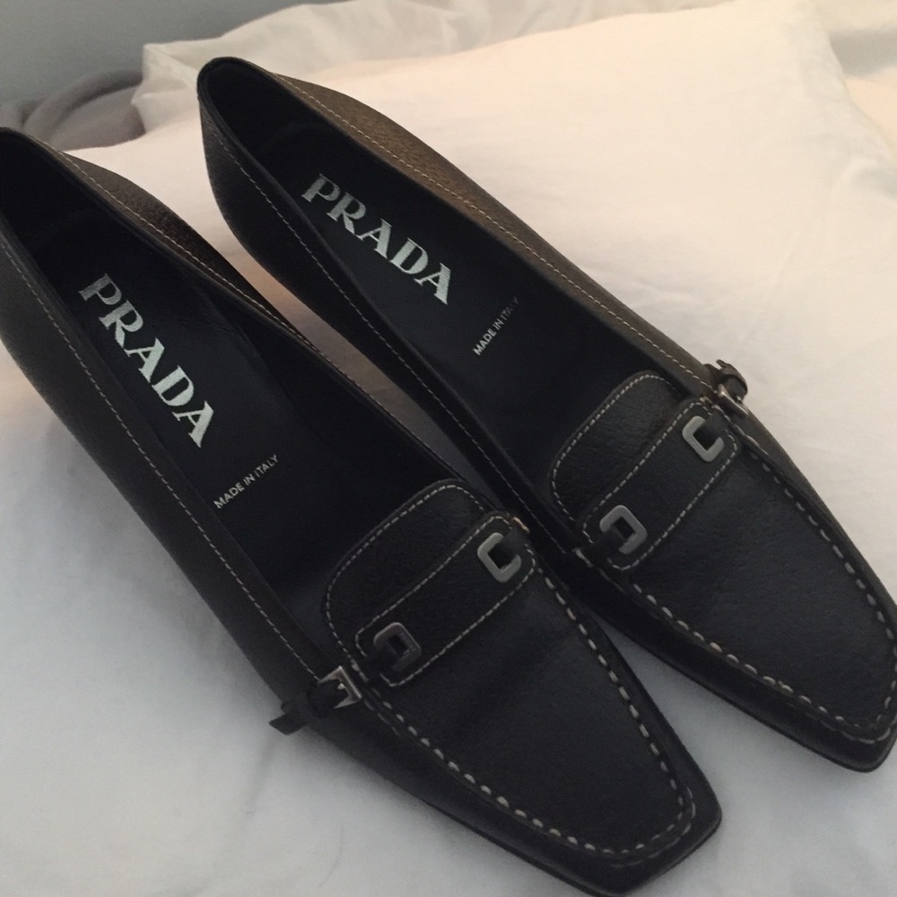 Worn once!!prada!