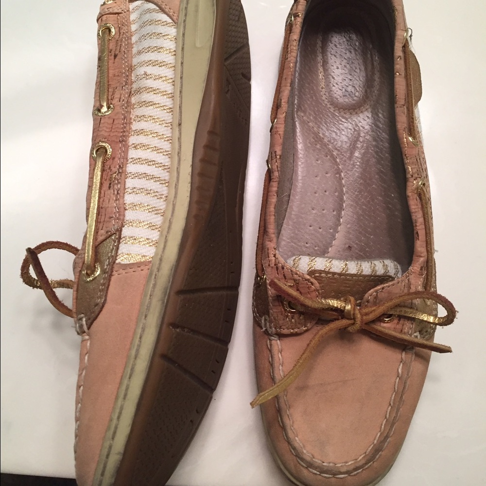 Sperry Topsider's in tan and gold size 9