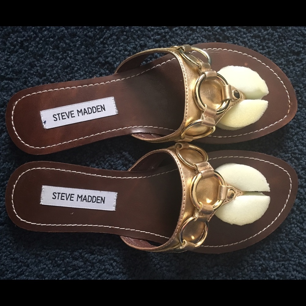 Steve Madden gold swindle sandal 8