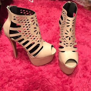 Palmetto Ankle boot heels
