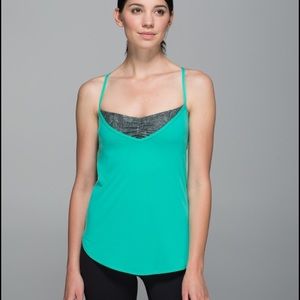 Lululemon roll out tank