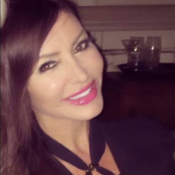 Meet your Posher, Julia - Picture 1 of 1