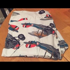 LuLaRoe Tall & Curvy Aeroplane Leggings