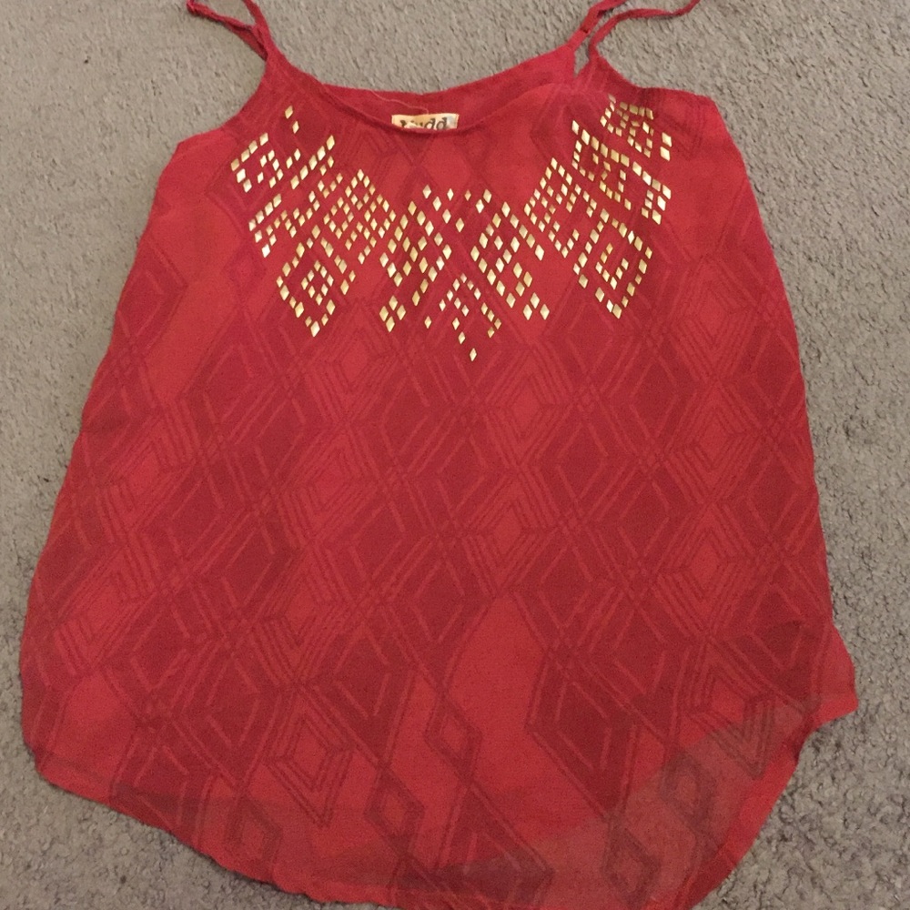 Nice tank top easy go with any piece.