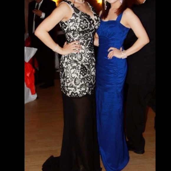 Royal Blue Maxii Dress - Picture 4 of 4