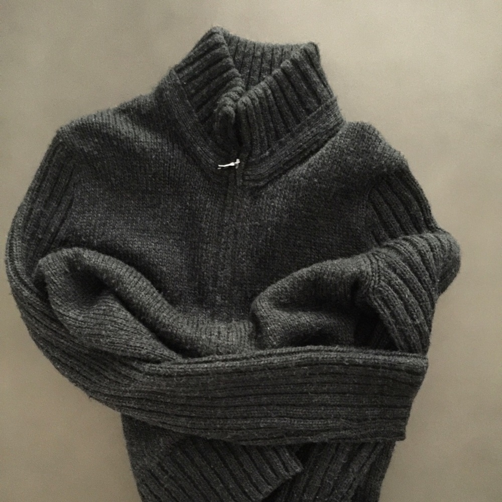 👨🏻 Grey zip sweater (Men's)