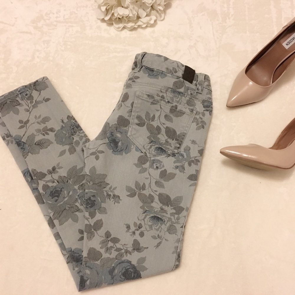 Cute floral print skinny jeans