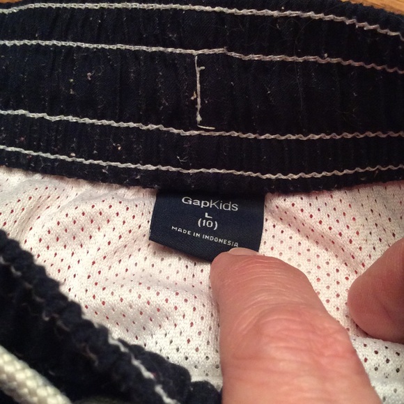 2pairs of gap swimming trunks - Picture 2 of 2