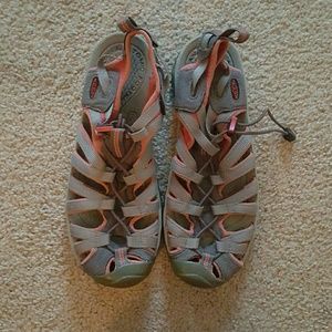 Keen gray and pink  water sandal